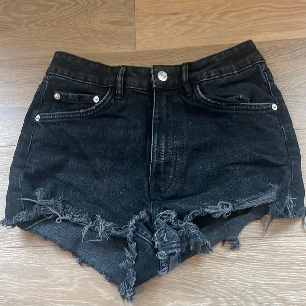 ZARA- Black high rise jean shorts